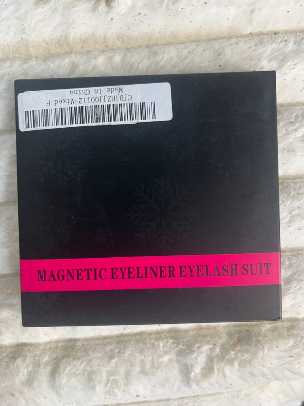 Magnetic Eyeliner Eyelash Suit - Black with Hot Pink Accent